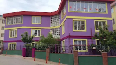 Parlak Adımlar Anaokulları Hamidiye Şubesi