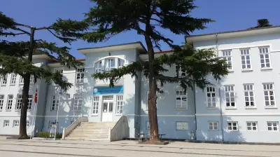 Ahmet Mithat Efendi İlköğretim Okulu