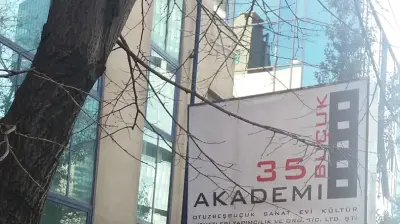 35 Buçuk Akademi