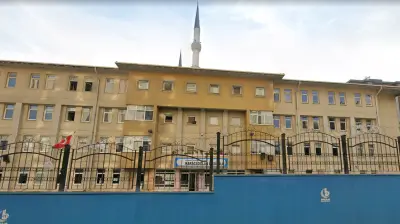 Karacaoğlan İlkokulu.
