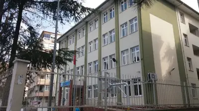 HAMDİ AKVERDİ İLKOKULU BAKIRKÖY