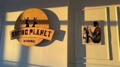 Swing Planet