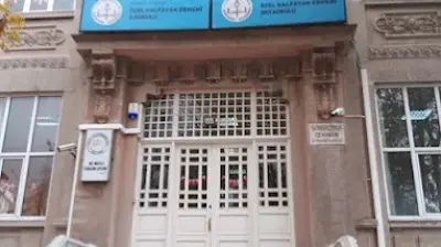 Özel Kalfayan Ermeni İlkokulu - Ortaokulu