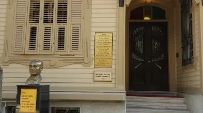 Müjdat Gezen Sanat Merkezi