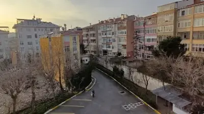 Hezarfen Ahmet Çelebi Ortaokulu
