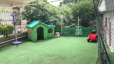 Yeşil & Beyaz Çocuk Akademisi