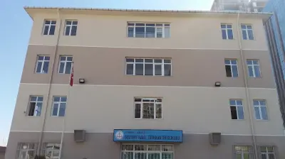 Göztepe Halil Türkkan Ortaokulu