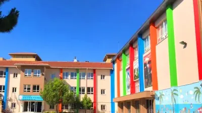 Güzi̇de Yılmaz İlkokulu