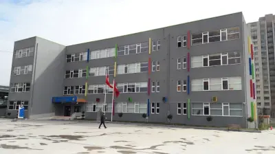 Emlak Konut Ortaokulu