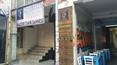 Moda Sanat Tiyatrosu Macide Tanır Sahnesi