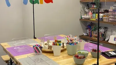 Maia Creative Studio Kitapevi-Atölye-Cafe