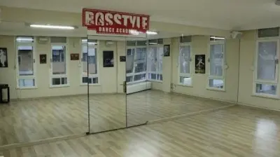 Bosstyle Cadde Dans Kursu