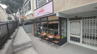 NİNOS Eğlenceli Kitap Kafe