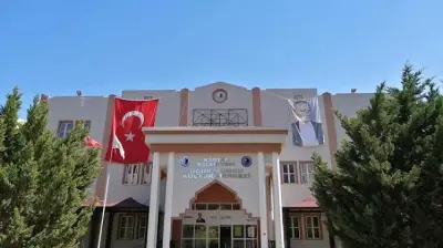 Kartal uğur mumcu kültür merkezi