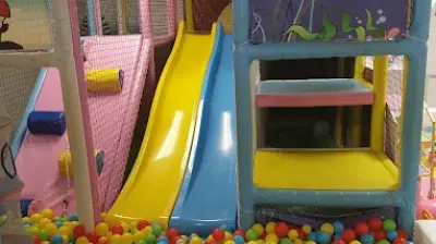 Neşeli oyun evi