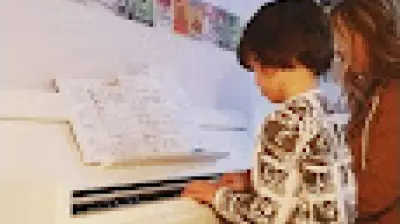 BAĞDAT CADDESİ PİYANO ve TİYATRO AKADEMİSİ BY MÜGE RENDA