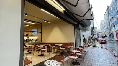 Kozmos Books & Coffee