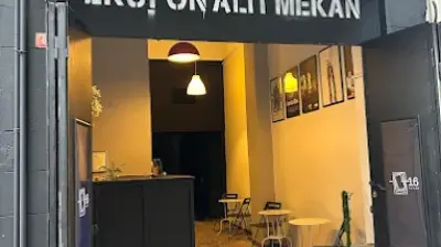 Eksi On Altı Mekan