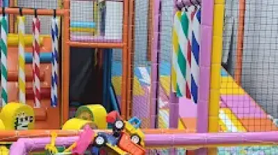 SAKLAMBAÇ OYUN ALANI VE CAFE