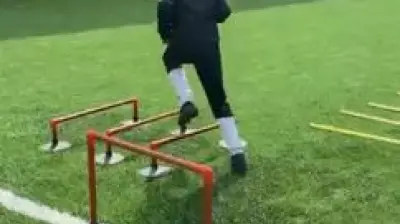 10 Numara Sportif Güngören Futbol Okulu