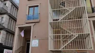 Ressam Anne Resim Müzik Kursu