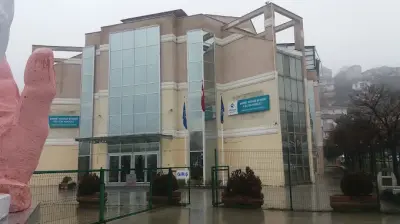 AHMET MİTHAT EFENDİ KÜLTÜR MERKEZİ FERİDUN KARAKAYA SAHNESİ